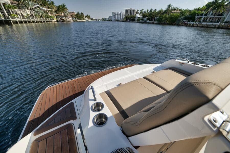 2016 Sea Ray 350 SLX