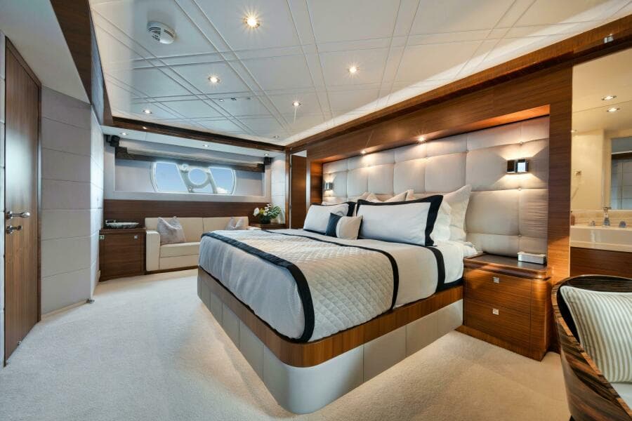 MASTER SUITE 