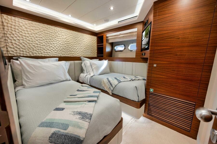 PORT GUEST TWIN STATEROOM