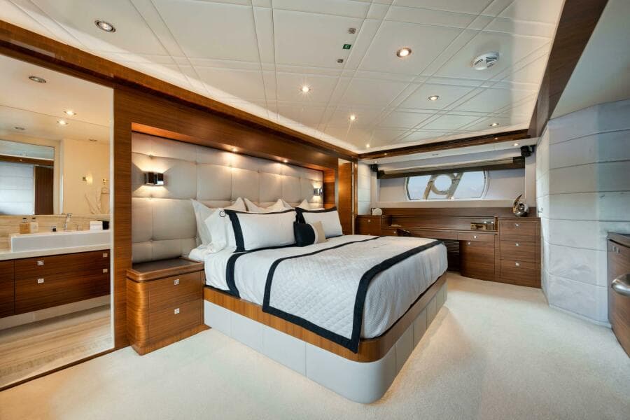 MASTER SUITE 