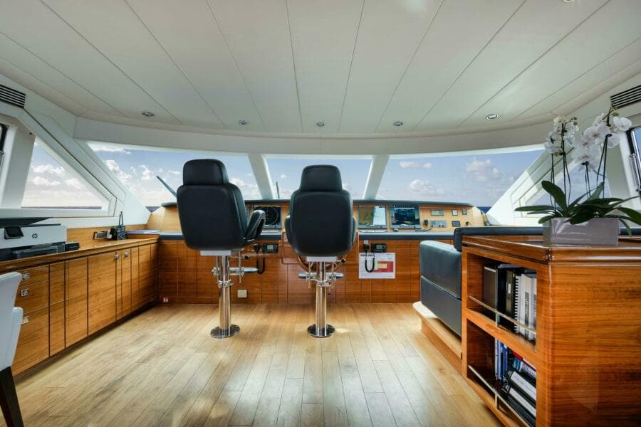 BRIDGE DECK HELM