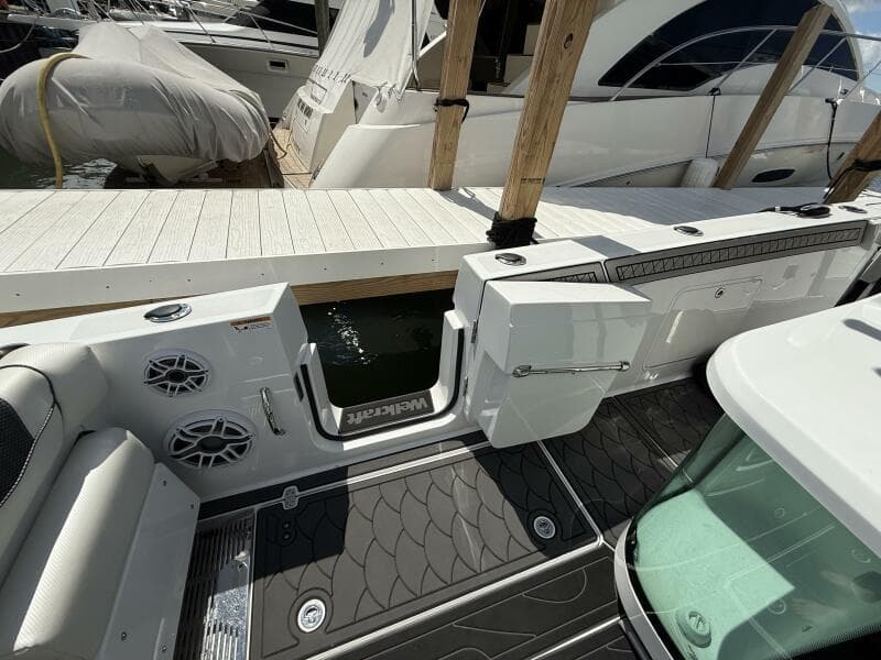 2022 Wellcraft 352 Fisherman