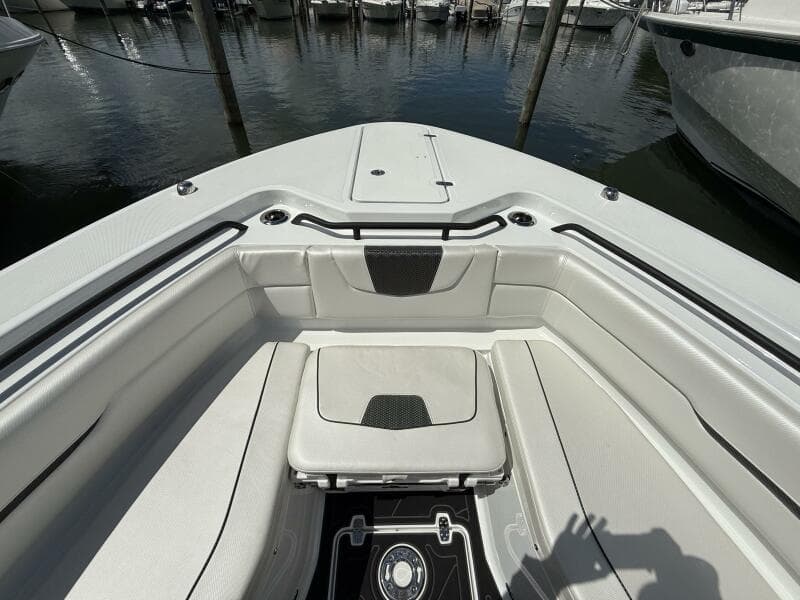 2022 Wellcraft 352 Fisherman
