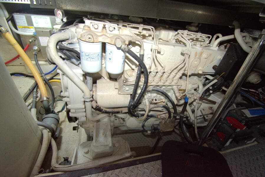 2005 Carver 444 Cockpit Motor Yacht