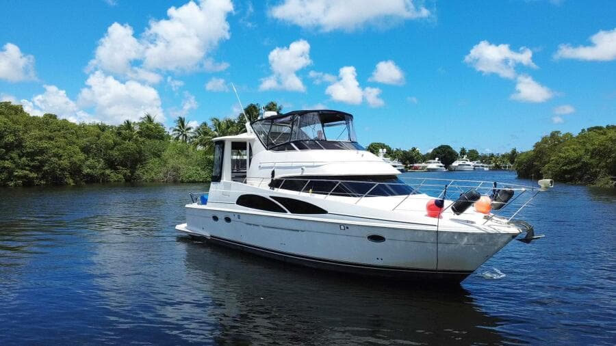 2005 Carver 444 Cockpit Motor Yacht
