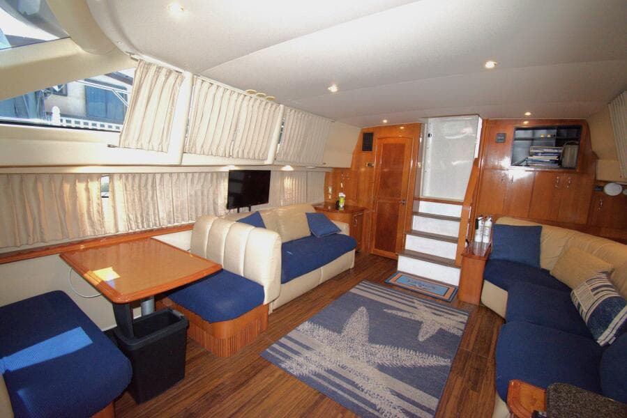 2005 Carver 444 Cockpit Motor Yacht