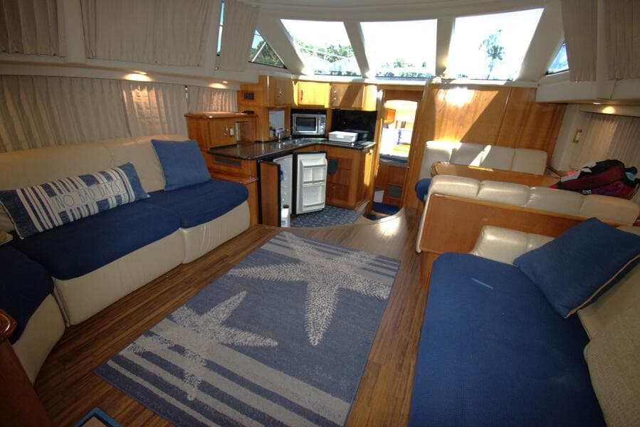 2005 Carver 444 Cockpit Motor Yacht