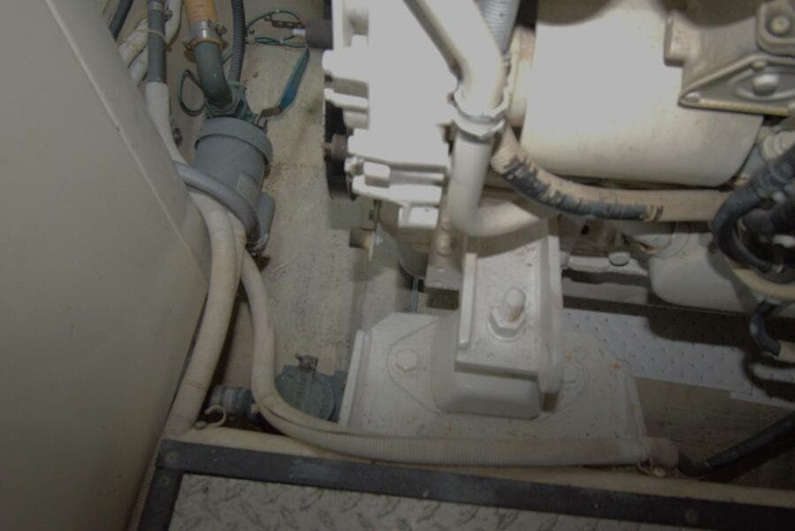 2005 Carver 444 Cockpit Motor Yacht