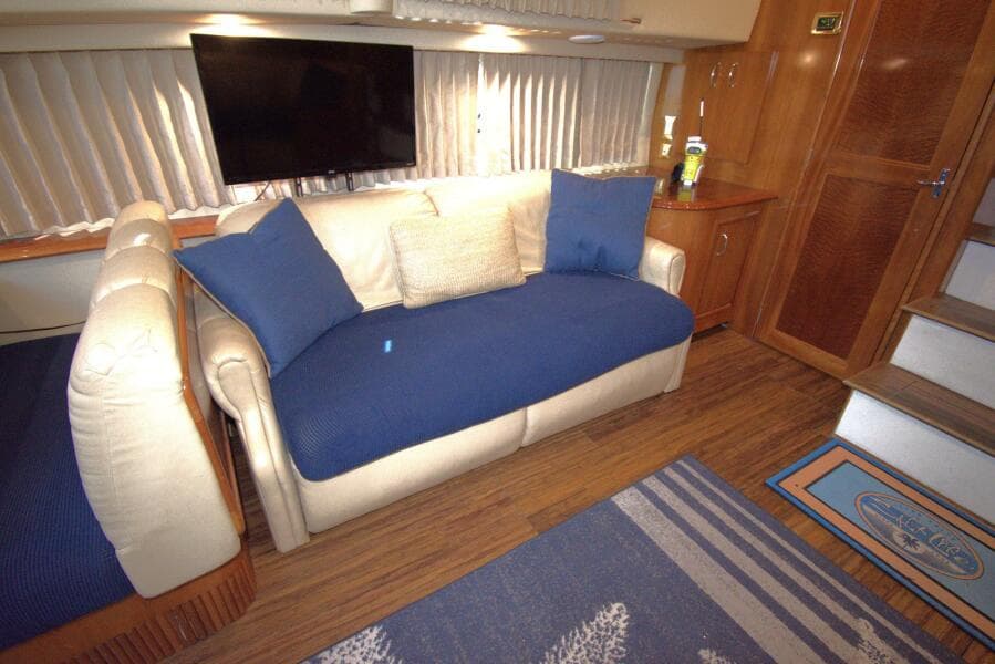 2005 Carver 444 Cockpit Motor Yacht