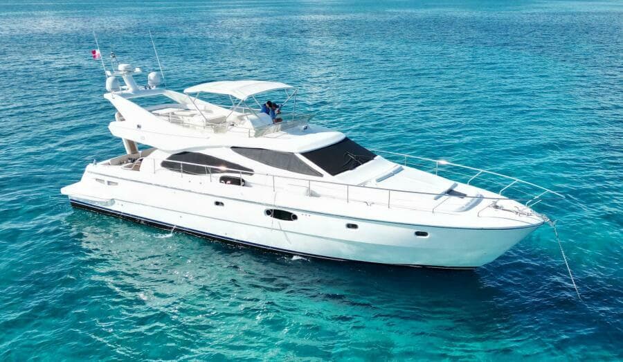 2003 Ferretti Yachts 590 Motor Yacht