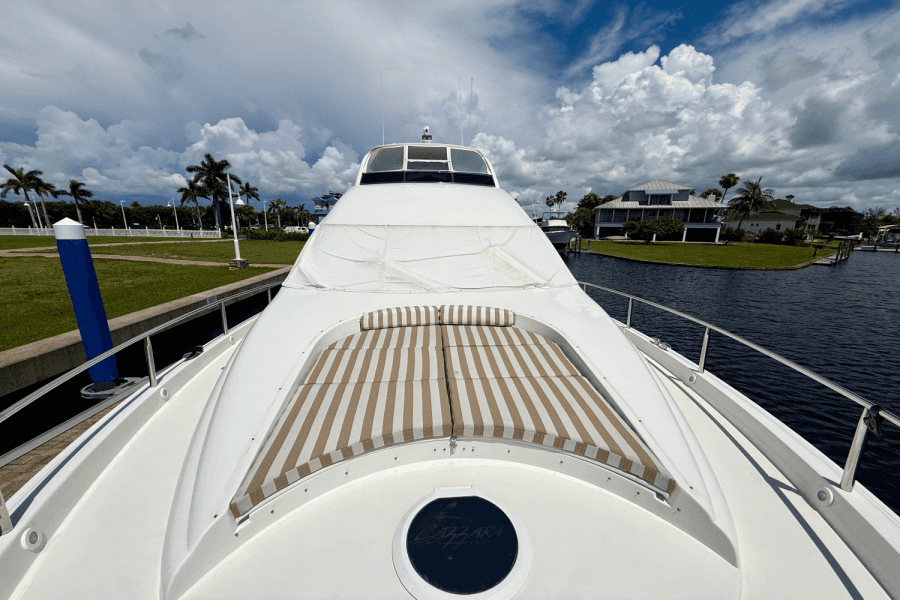 2005  68 FLYBRIDGE