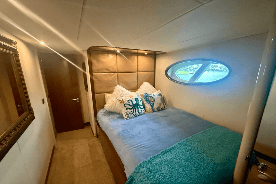 2005  68 FLYBRIDGE