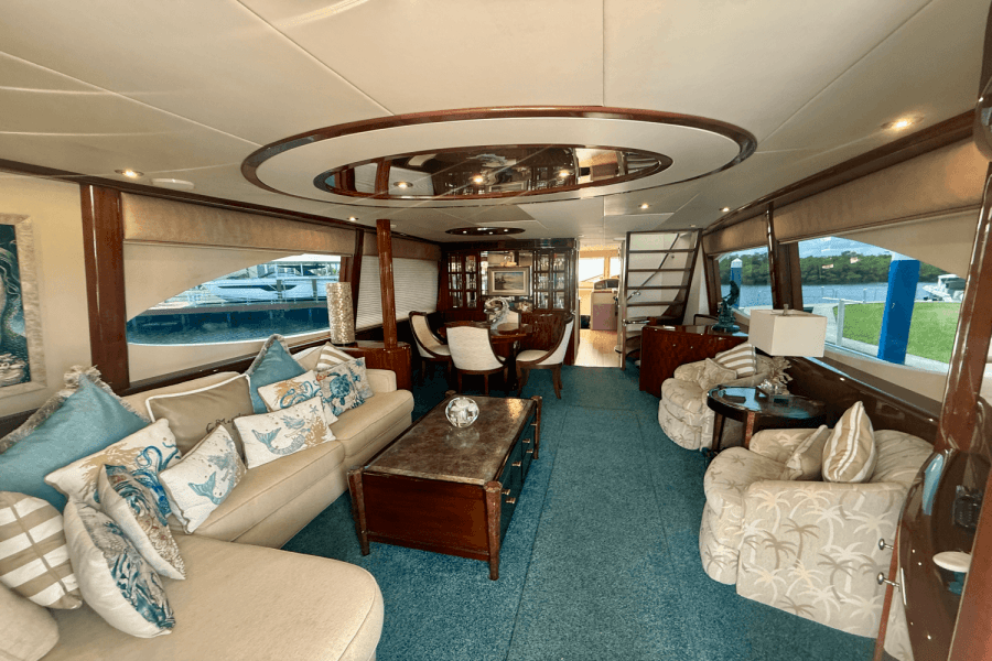 2005  68 FLYBRIDGE