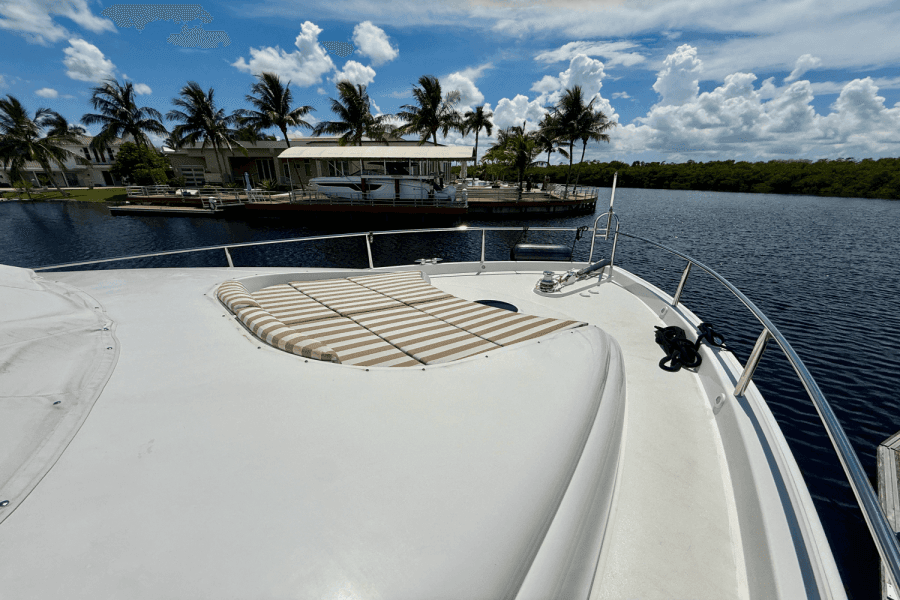 2005  68 FLYBRIDGE