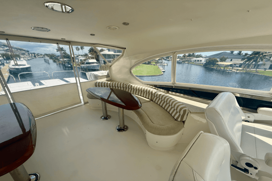 2005  68 FLYBRIDGE