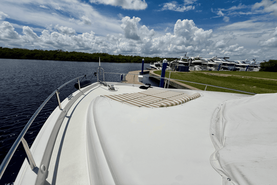 2005  68 FLYBRIDGE