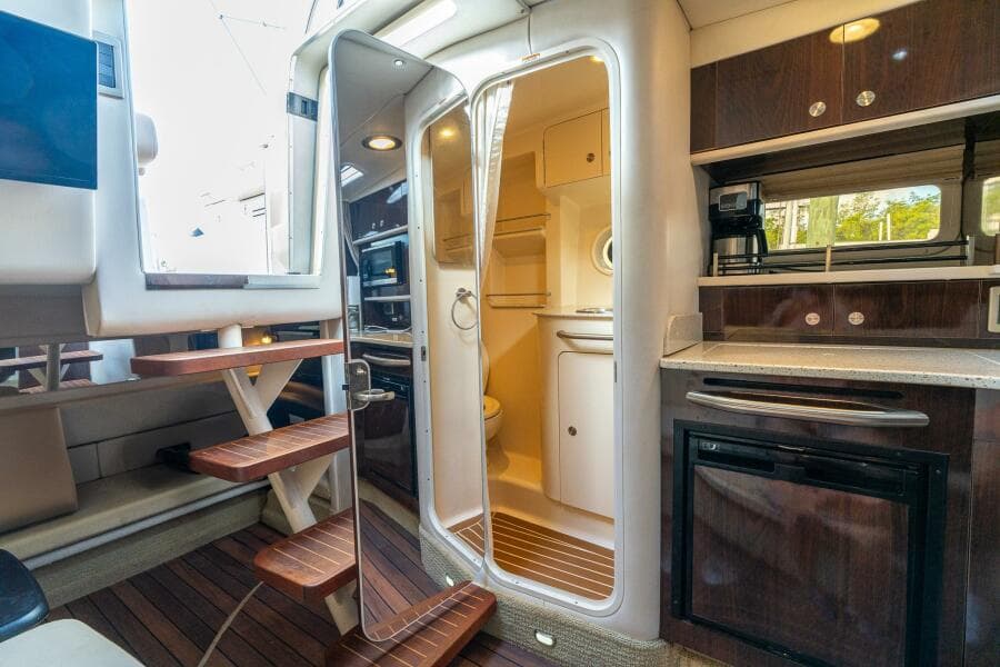 2016 Sea Ray 330 Sundancer