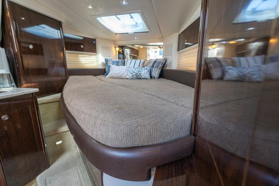 2016 Sea Ray 330 Sundancer