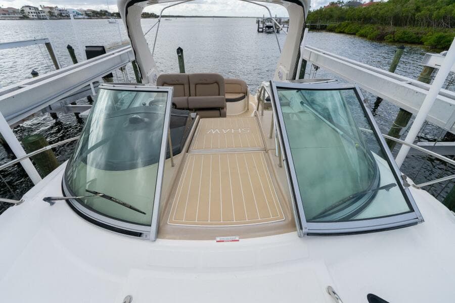 2016 Sea Ray 330 Sundancer