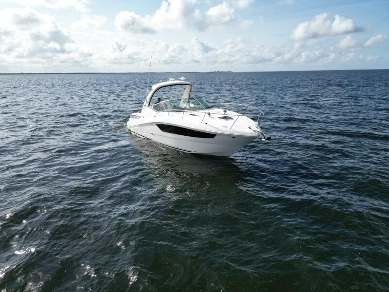 2016 Sea Ray 330 Sundancer