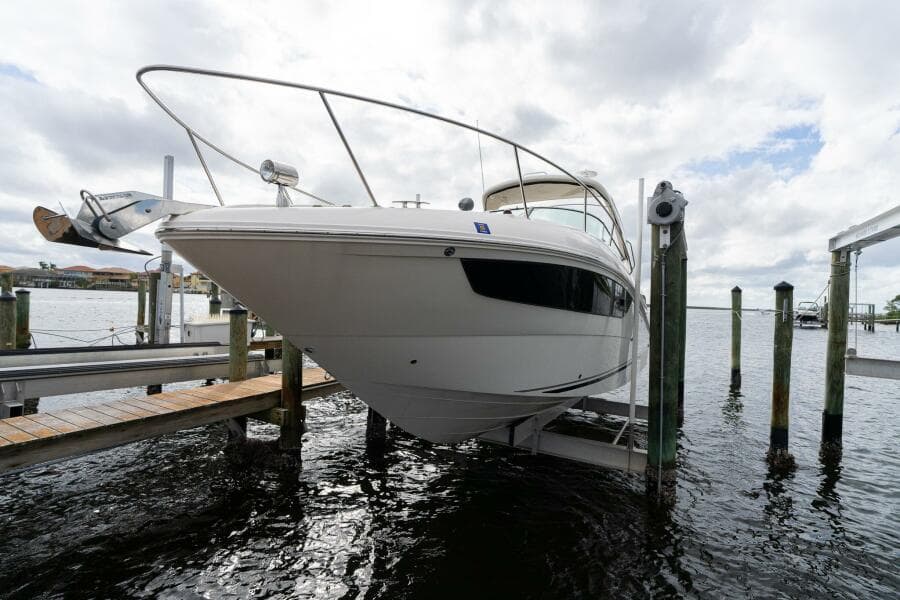 2016 Sea Ray 330 Sundancer