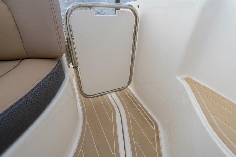2016 Sea Ray 330 Sundancer