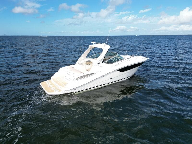 2016 Sea Ray 330 Sundancer