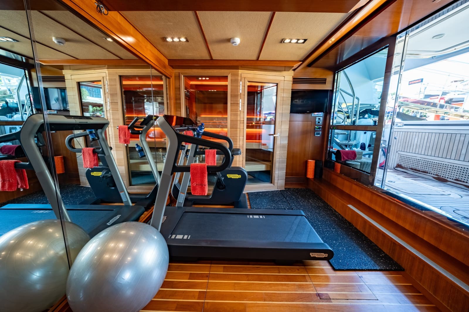 Beach Club Gym with Sauna