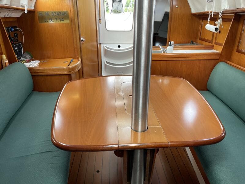 2003 Beneteau 