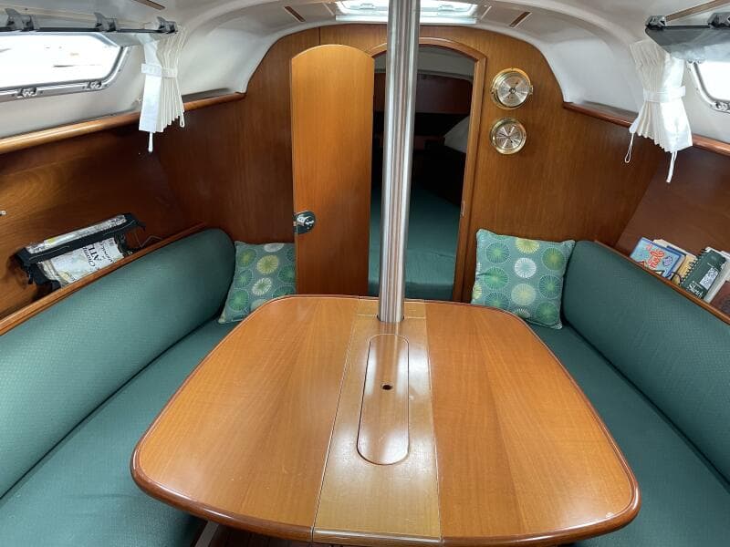 2003 Beneteau 