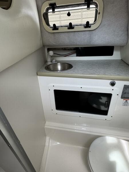 1999 Robalo 2640