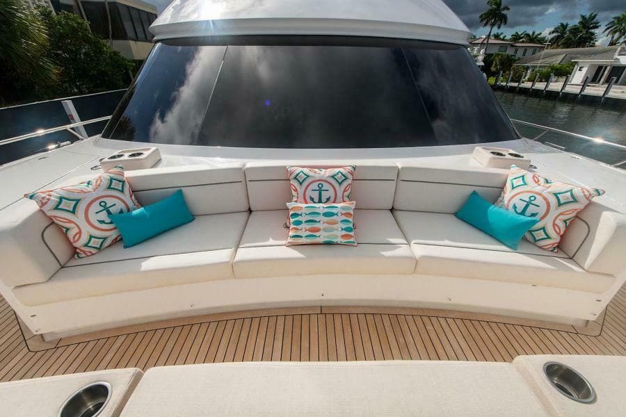 Bow Seat