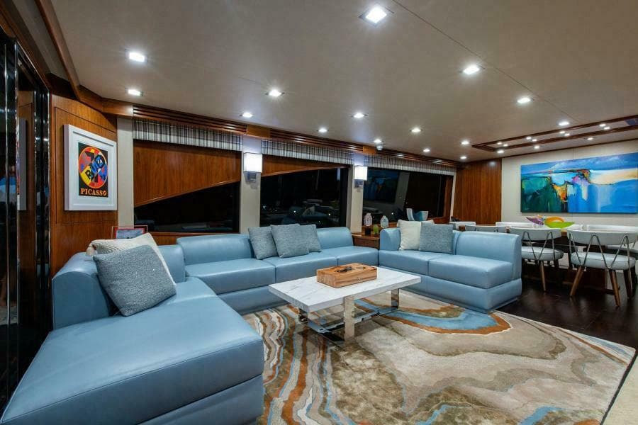Salon Looking To Port