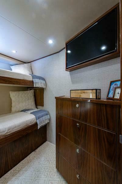 Forward Guest Cabin