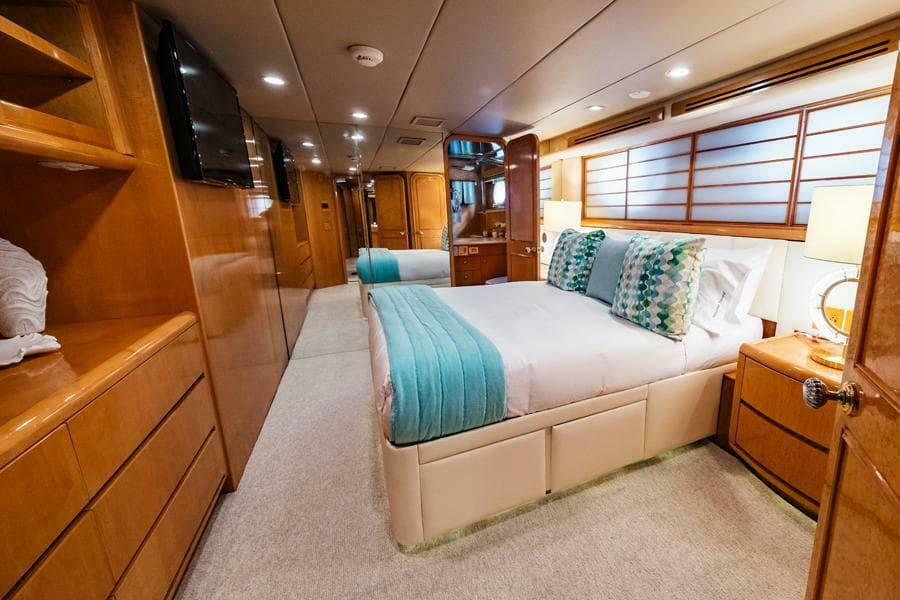 Port Aft Queen
