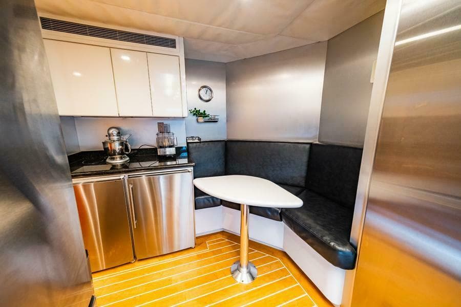 Galley to Stbd