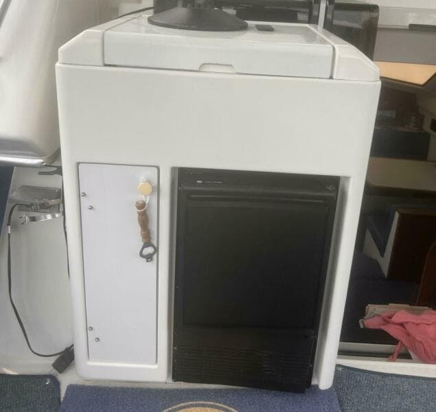 Aft Deck Ice Maker
