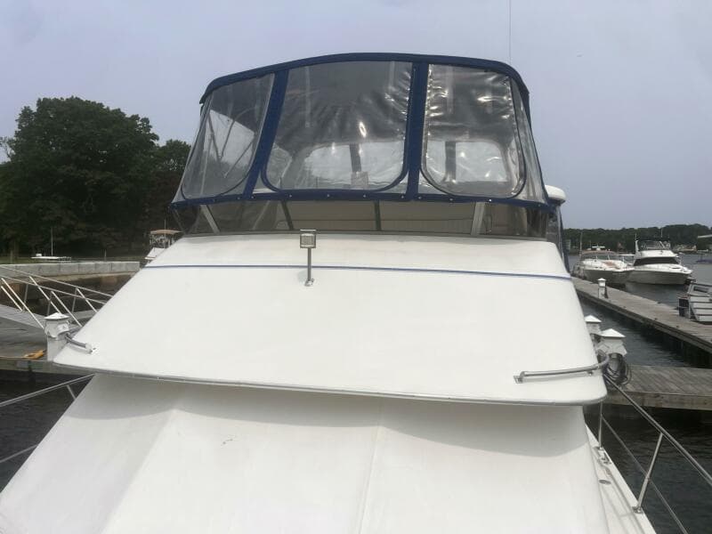 Endlosed Flybridge