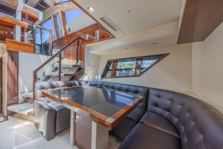 2010 Lazzara Yachts LSX 92