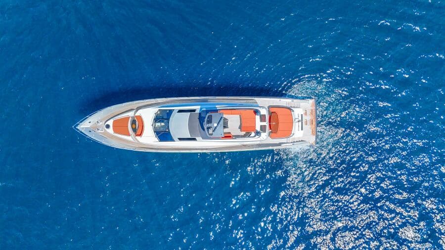 2010 Lazzara Yachts LSX 92