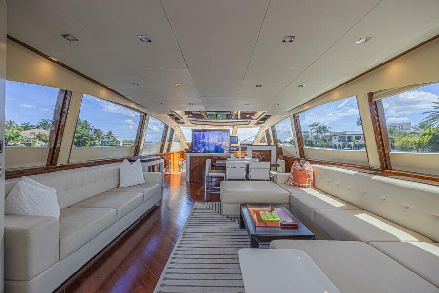 2010 Lazzara Yachts LSX 92