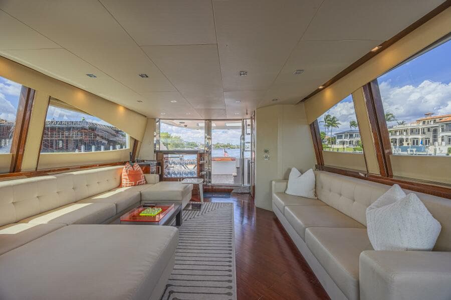 2010 Lazzara Yachts LSX 92