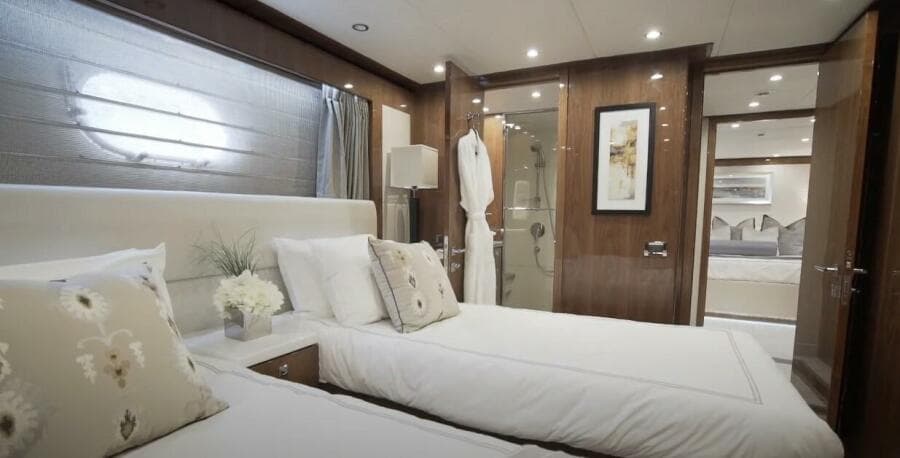 2017 Hargrave Raised Pilothouse
