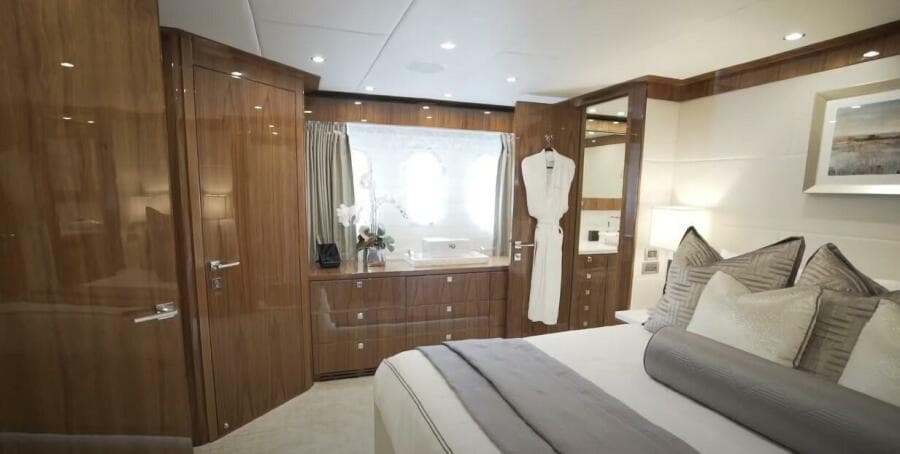 2017 Hargrave Raised Pilothouse