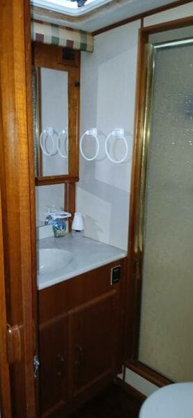 Guest head & shower