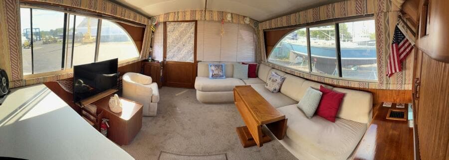 salon looking aft