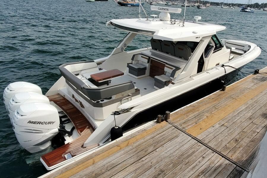 2021 Tiara Yachts 38 LS
