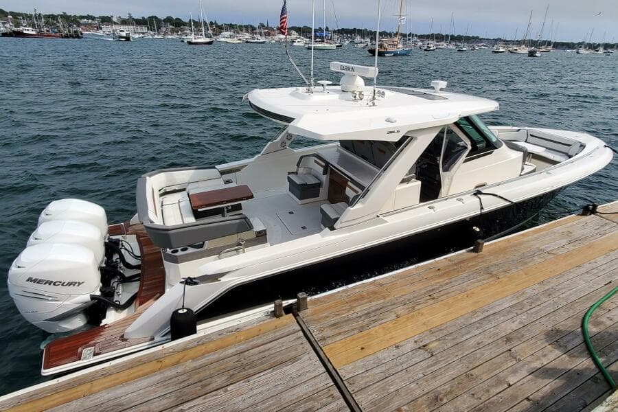 2021 Tiara Yachts 38 LS