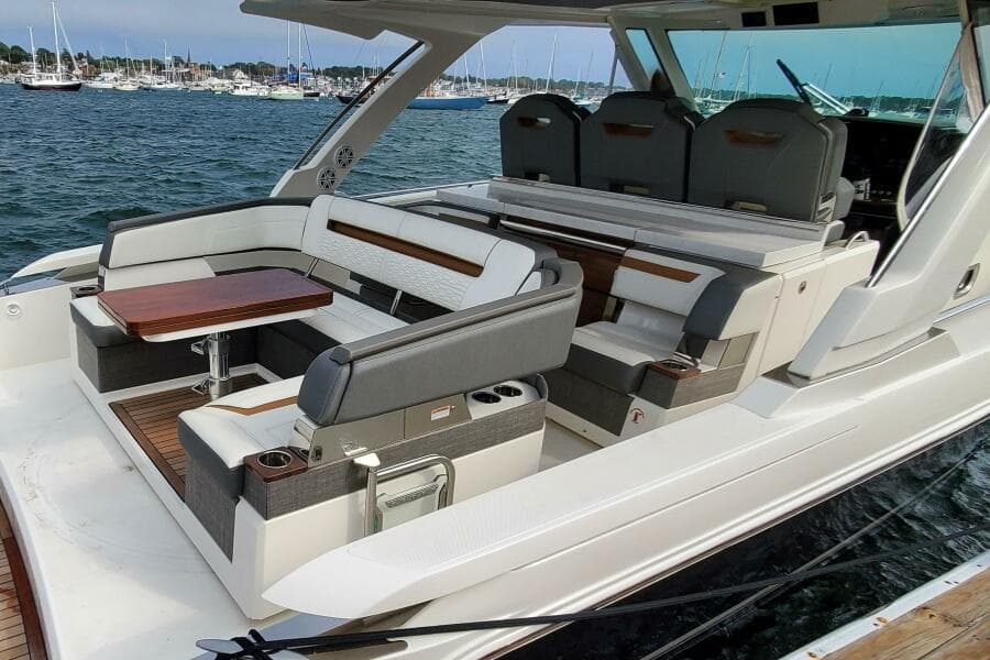 2021 Tiara Yachts 38 LS