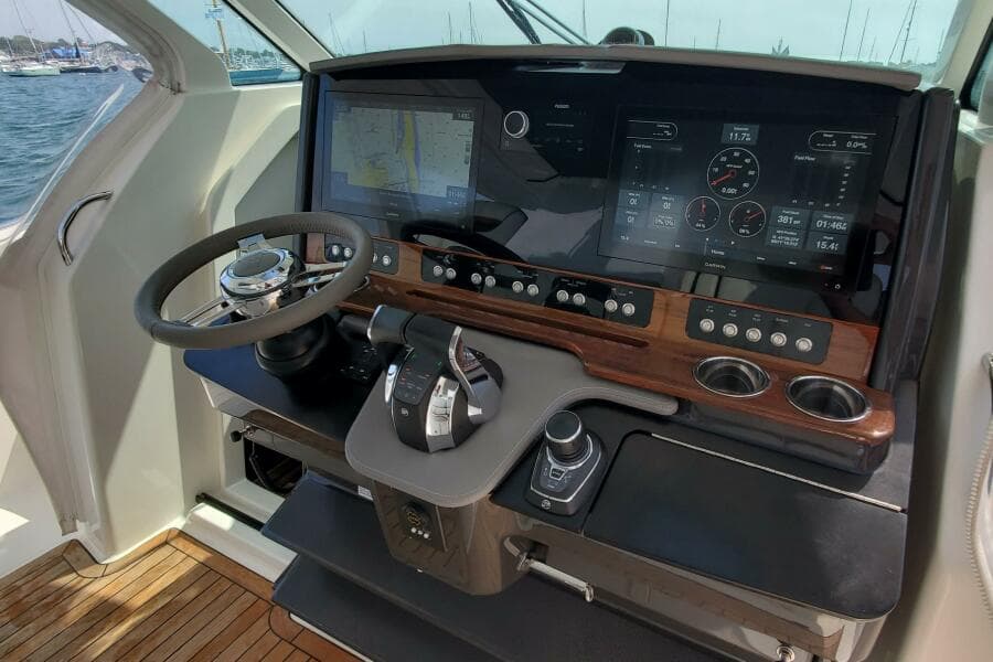 2021 Tiara Yachts 38 LS